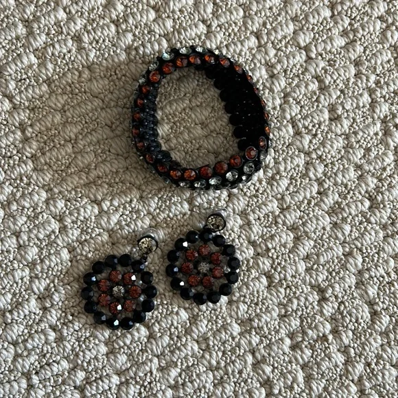 Costume Jewelry Earrings and Bracelet Set - Picture 5 of 6